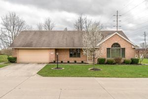 1637 Fox Ridge Dr, Springfield, OH 45503 photo 2