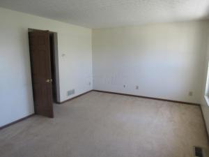 7602 Rippingale St, Blacklick, OH 43004 photo 2