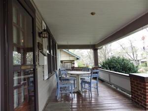 293 E Kelso Rd, Columbus, OH 43202 photo 1
