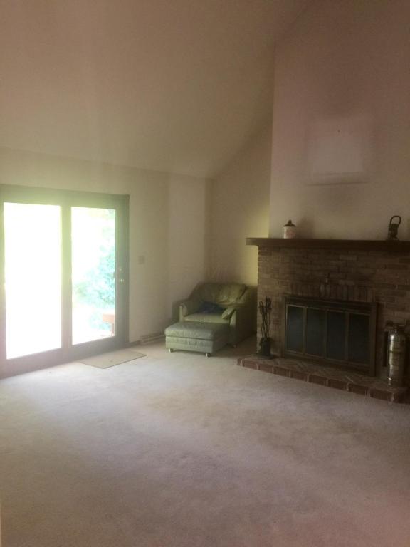 120 W North St, Lithopolis, OH 43136 photo 2