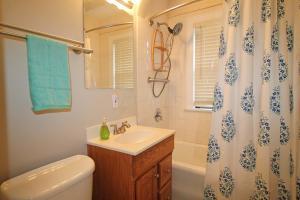220 Maple Dr, Columbus, OH 43228 photo 19