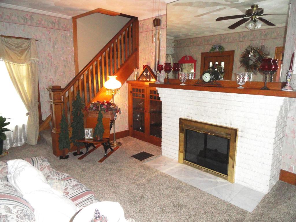 447 Summit St, Marion, OH 43302 photo 4