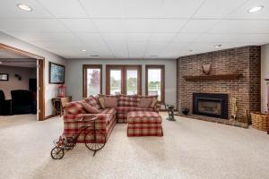 5740 S Section Line Rd, Delaware, OH 43015 photo 4