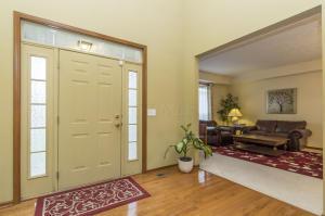 7680 Tullymore Dr, Dublin, OH 43016 photo 2