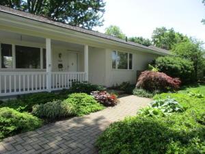3360 Sciotangy Dr, Columbus, OH 43221 photo 1