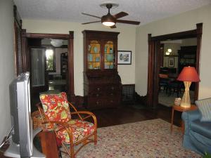 219 E Main St, Plain City, OH 43064 photo 9