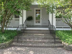 219 E Main St, Plain City, OH 43064 photo 2