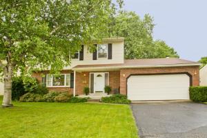 1908 Cedar Willow Dr, Columbus, OH 43229 photo 1
