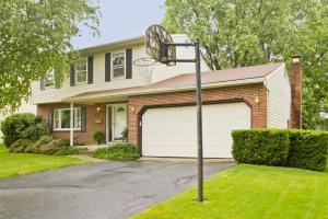 1908 Cedar Willow Dr, Columbus, OH 43229 photo 2