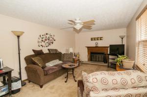 2976 Pinecone Ln, Columbus, OH 43231 photo 4