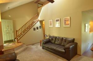 3701 Carnforth Dr, Columbus, OH 43221 photo 4