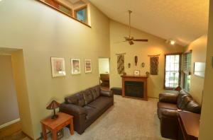 3701 Carnforth Dr, Columbus, OH 43221 photo 3