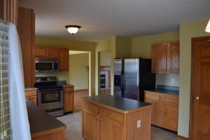 1356 Kellerman Ct, Columbus, OH 43228 photo 13