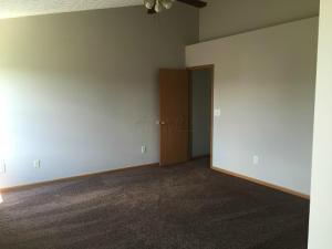 4047 Graves Dr, Obetz, OH 43207 photo 2
