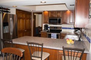 7451 Mapleleaf Ct, Columbus, OH 43235 photo 5