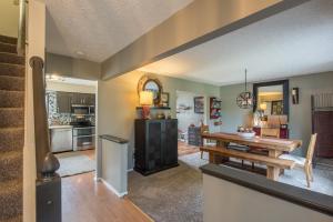 7010 Cavalry Ct, Dublin, OH 43017 photo 5