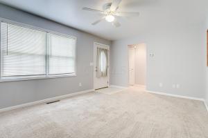 2454 E Howard Rd, Obetz, OH 43207 photo 4