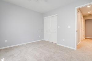 2454 E Howard Rd, Obetz, OH 43207 photo 9