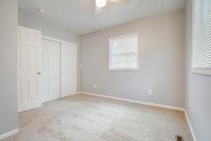 2454 E Howard Rd, Obetz, OH 43207 photo 10