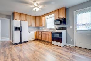 2454 E Howard Rd, Obetz, OH 43207 photo 6