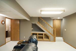 8833 Crampton Dr, Powell, OH 43065 photo 38