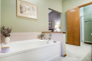 8833 Crampton Dr, Powell, OH 43065 photo 24