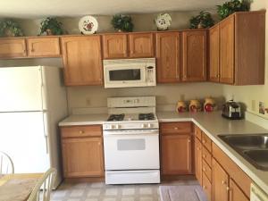 1606 E Turkey Run Dr, Newark, OH 43055 photo 11