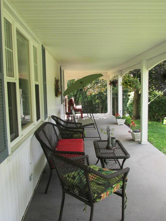 278 Michelle St, Logan, OH 43138 photo 6