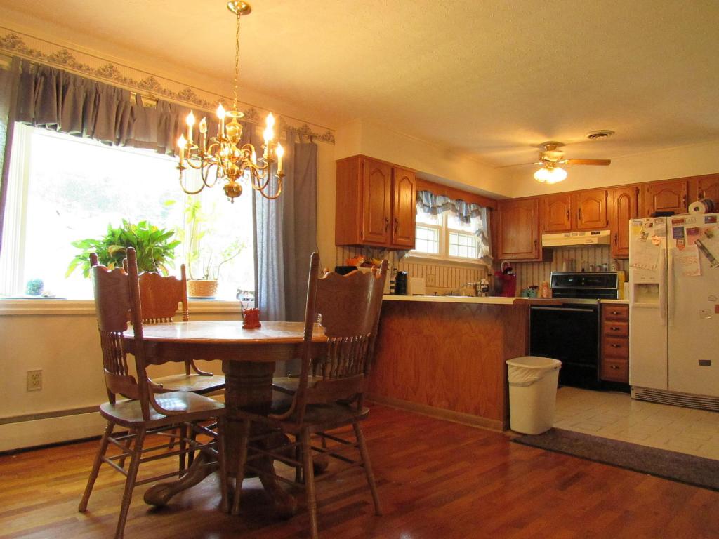 278 Michelle St, Logan, OH 43138 photo 2