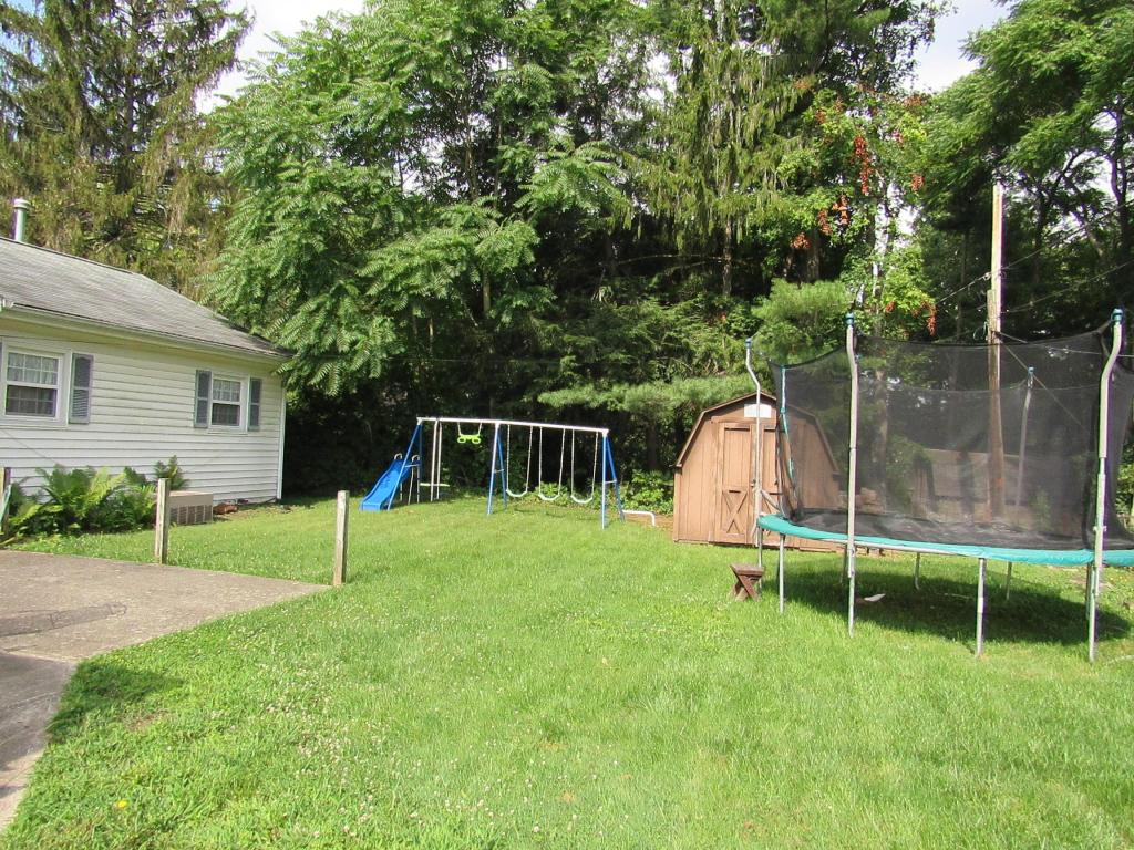 278 Michelle St, Logan, OH 43138 photo 8
