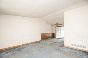 5909 Baytree Dr, Galloway, OH 43119 photo 9