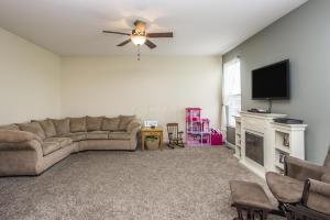 655 Cobblestone Dr, Delaware, OH 43015 photo 9
