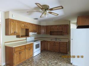 192 Ruth Ave, Logan, OH 43138 photo 3