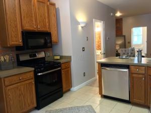 177 E Mithoff St, Columbus, OH 43206 photo 3