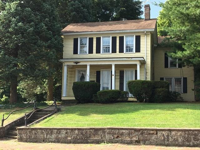 358 E Main St, Lancaster, OH 43130 photo 1