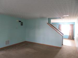 1402 Ithaca Dr, Columbus, OH 43228 photo 3