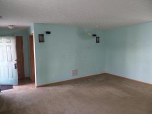 1402 Ithaca Dr, Columbus, OH 43228 photo 4