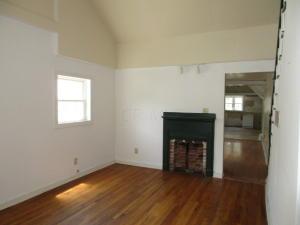 337 E Franklin St, Circleville, OH 43113 photo 7