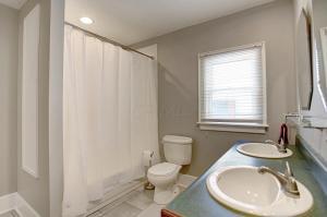 145 E Pacemont Rd, Columbus, OH 43202 photo 20
