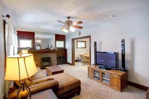 145 E Pacemont Rd, Columbus, OH 43202 photo 5