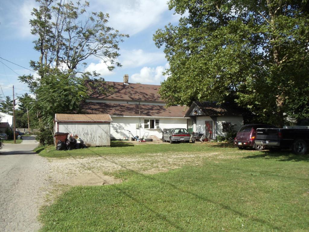 121 Walnut St, Circleville, OH 43113 photo 2