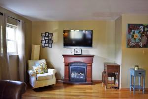 1284 Gresham Rd, Columbus, OH 43204 photo 5