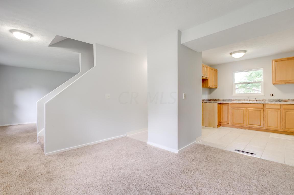 3352 Everson Rd W, Columbus, OH 43232 photo 6