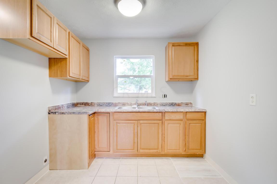 3352 Everson Rd W, Columbus, OH 43232 photo 7