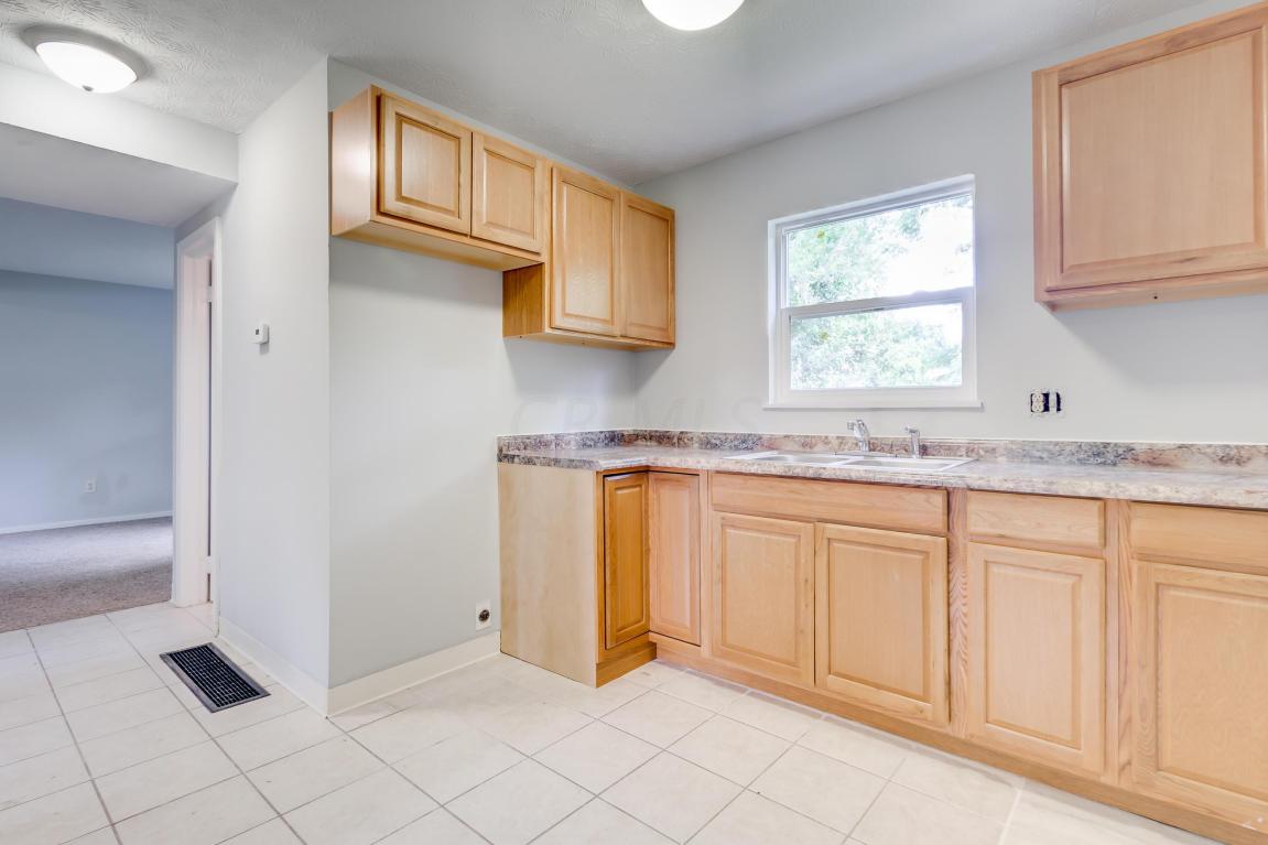 3352 Everson Rd W, Columbus, OH 43232 photo 8
