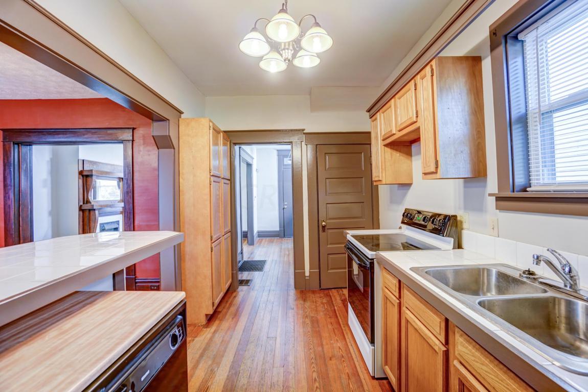 406 E Markison Ave, Columbus, OH 43207 photo 7