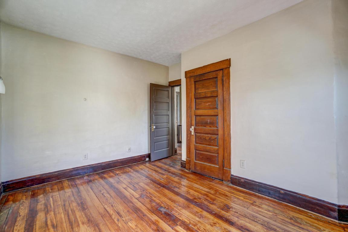 406 E Markison Ave, Columbus, OH 43207 photo 13