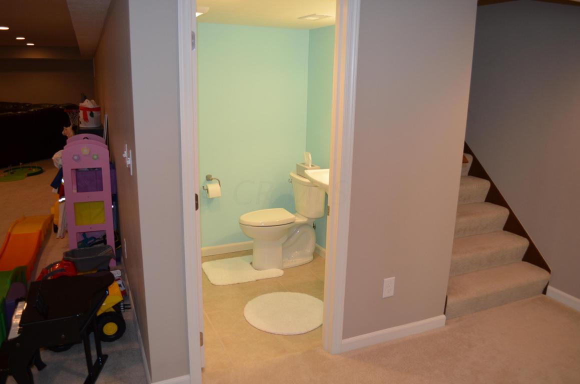 7801 Holiston Ct, Dublin, OH 43016 photo 35