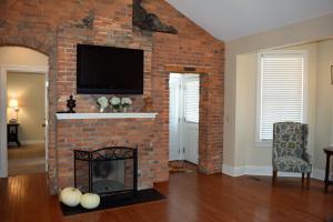 76 E 3rd Ave, Columbus, OH 43201 photo 16