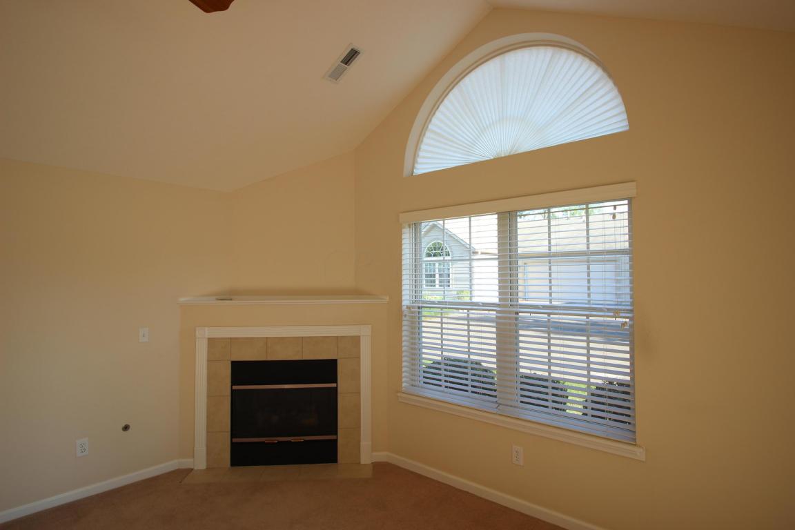 704 Leila Ln E, Heath, OH 43056 photo 5